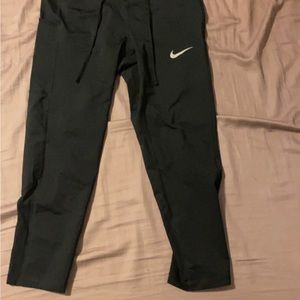 Black Nike Capris